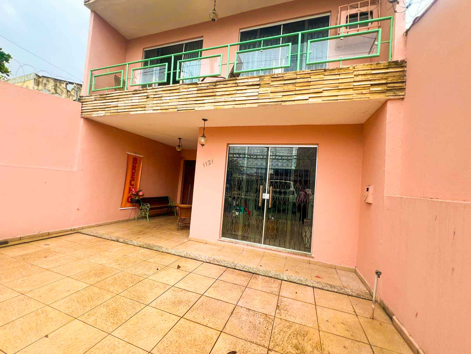 CASA NA PEDREIRA (1121)